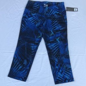NEW WITH TAGS Women’s Patterned Athletic Capris